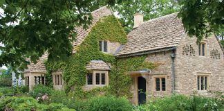 A Touch of England: Cotswold Cottage