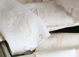 Classic monograms on the most beautiful linens.
