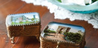 In admiring the artistic handiwork of Grand Tour souvenir boxes, it is almost possible to imagine a genteel figure removing her most precious jewelry from the keepsake as she adorns her finery in preparation for an elegant repast.