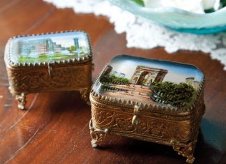 In admiring the artistic handiwork of Grand Tour souvenir boxes, it is almost possible to imagine a genteel figure removing her most precious jewelry from the keepsake as she adorns her finery in preparation for an elegant repast.