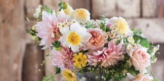 Capture the beauty of the season with this romantic bouquet, created by floral designer Erin Benzakein. Follow Erin’s step-by-step instructions on how to assemble this lovely summertime arrangement.