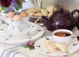 Sophie Allport has always enjoyed expressing her creative side. With a background in graphic art & design, she eventually decided to create home décor.