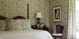 These elaborately patterned fabrics claim a rich history almost as storied as the scenes they depict. Still sought after for their exotic indienne likeness, and once banned by King Louis XIV to protect the French fabric trade, irresistible toiles possess the stylish appeal that constitutes a timeless classic.