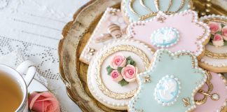 Marie Antoinette Cookies: A How-To from SweetAmbs
