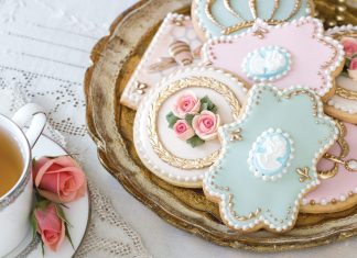 Marie Antoinette Cookies: A How-To from SweetAmbs