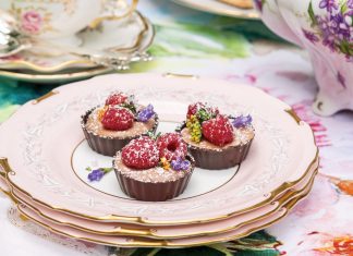 Chocolate Mousse in Chocolate Cups