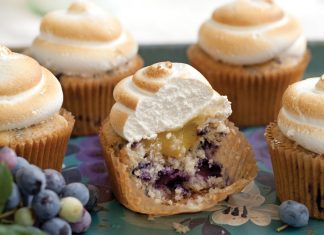 Blueberry Cupcakes with Lemon Curd Filling