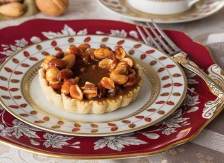 Pumpkin Tarts with Salted Caramel Nuts