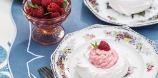 Miniature Meringue Tarts with Raspberry Filling