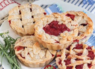 Little Strawberry Pies