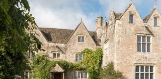 Uncommon Threads: Kelmscott Manor