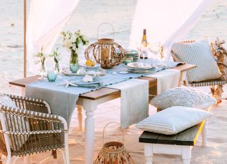A Fête by the Shore