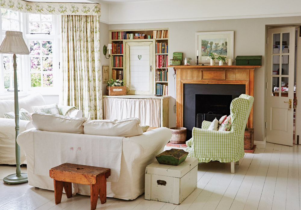 Of Posies and Picket Fences