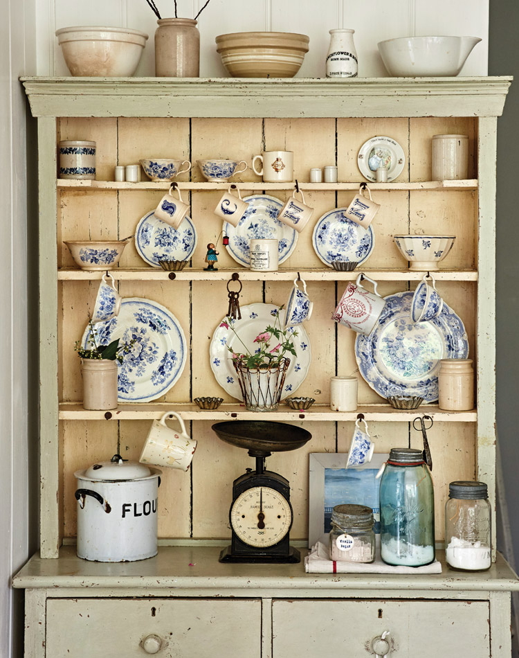 Of Posies and Picket Fences