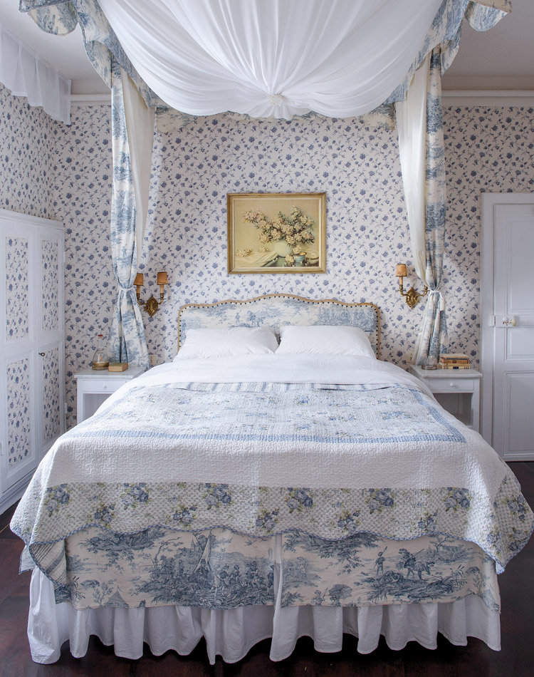 French Cottage</em> Preview