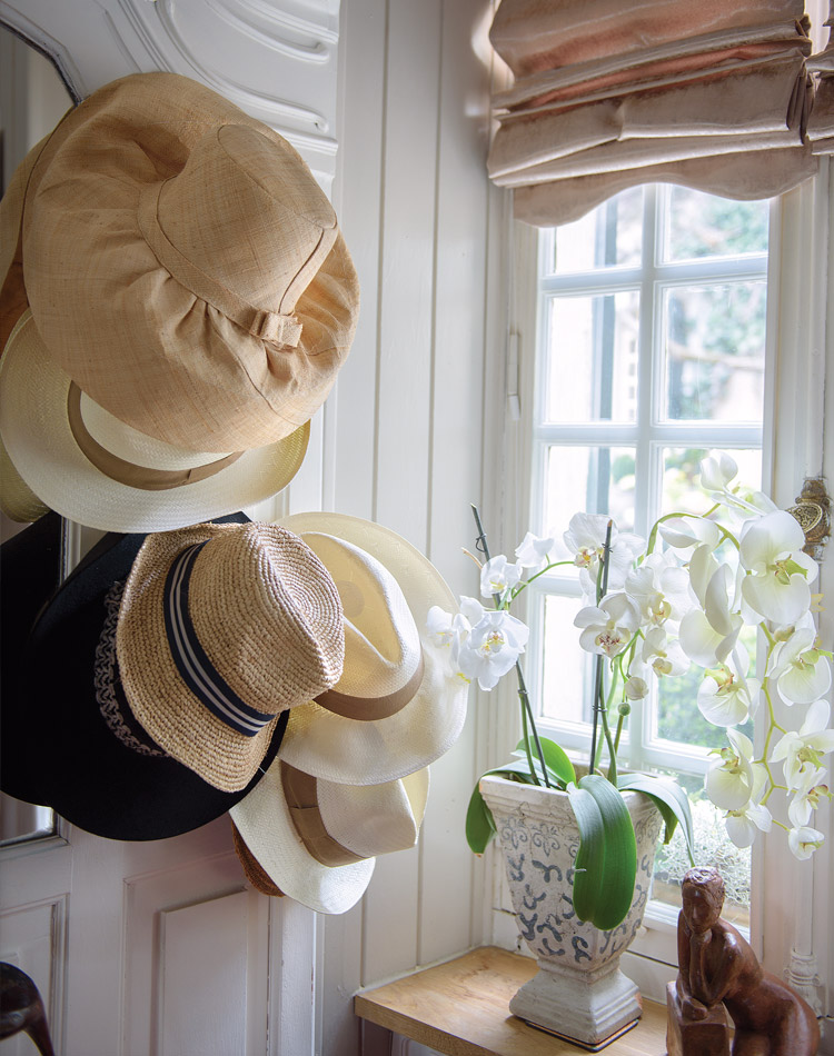 French Cottage</em> Preview