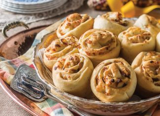 Caramelized Onion, Gryuère, and Poppy Seed Rolls - Victoria