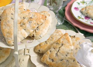 Almond–Chocolate Chip Scones