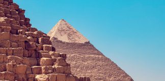 A Murder at the Mena House by Erica Ruth Neubauer