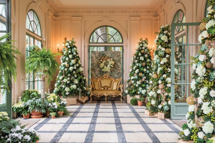 Yule Amid the Blooms