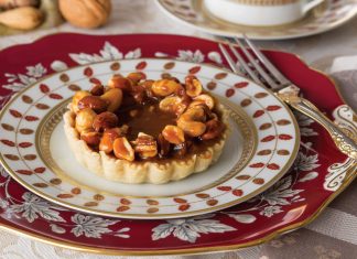 Pumpkin Tarts with Salted Caramel Nuts