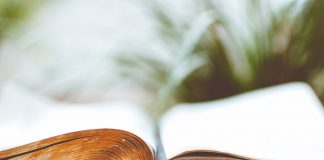 Mrs. Wiggins by Mary Monroe - Victoria