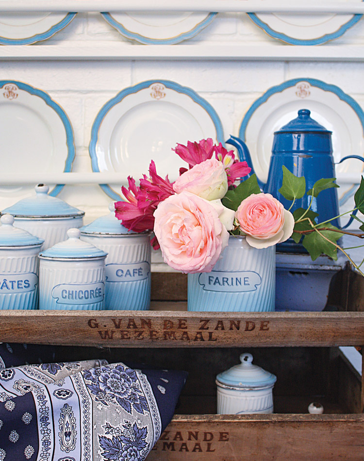 Five Hostess Secrets for Creating a Summer Tablescape