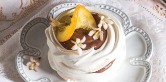 Orange Blossom Caramel Mini Pavlovas