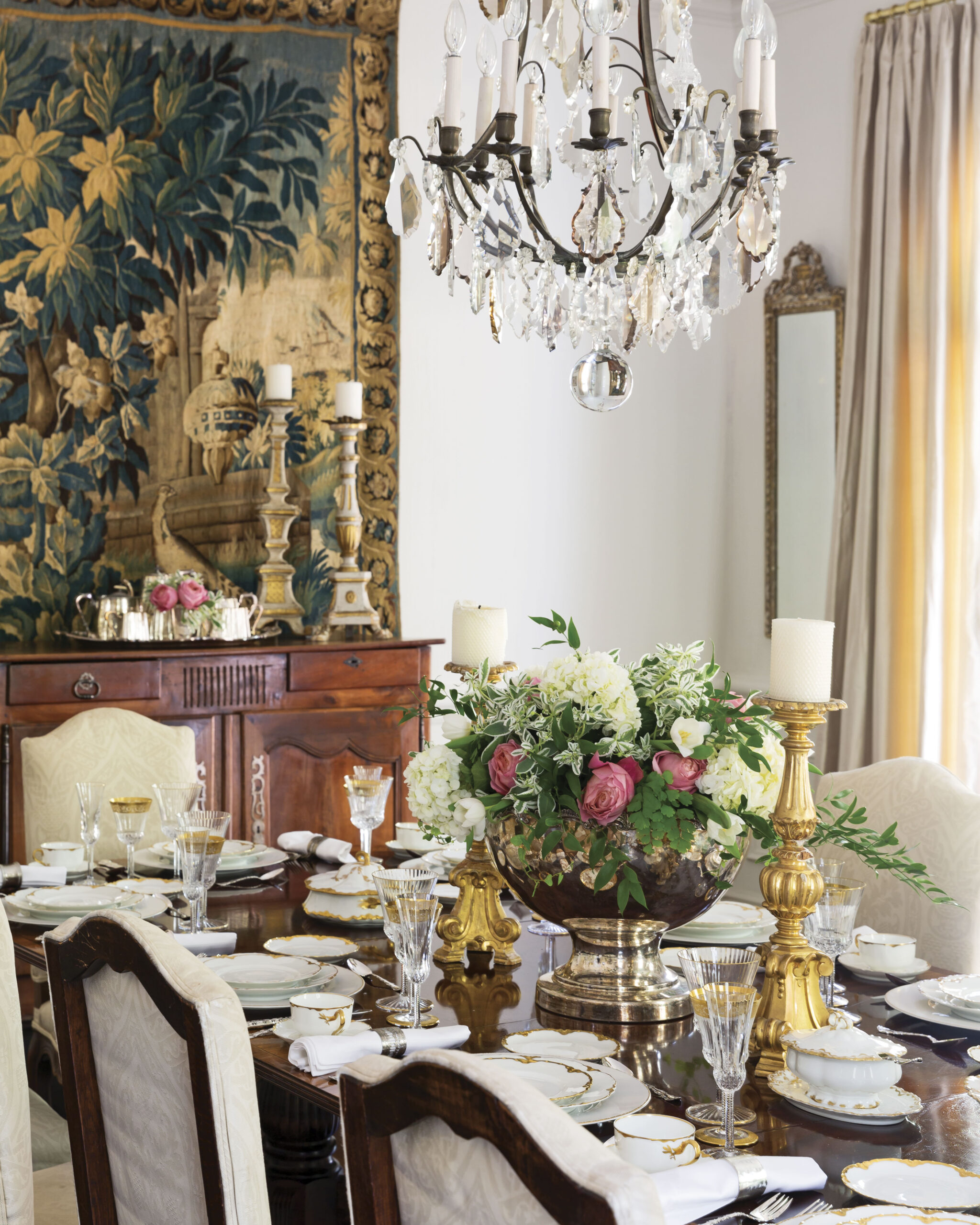 Elegance seeps into every corner of this dining room, where French influence abounds.