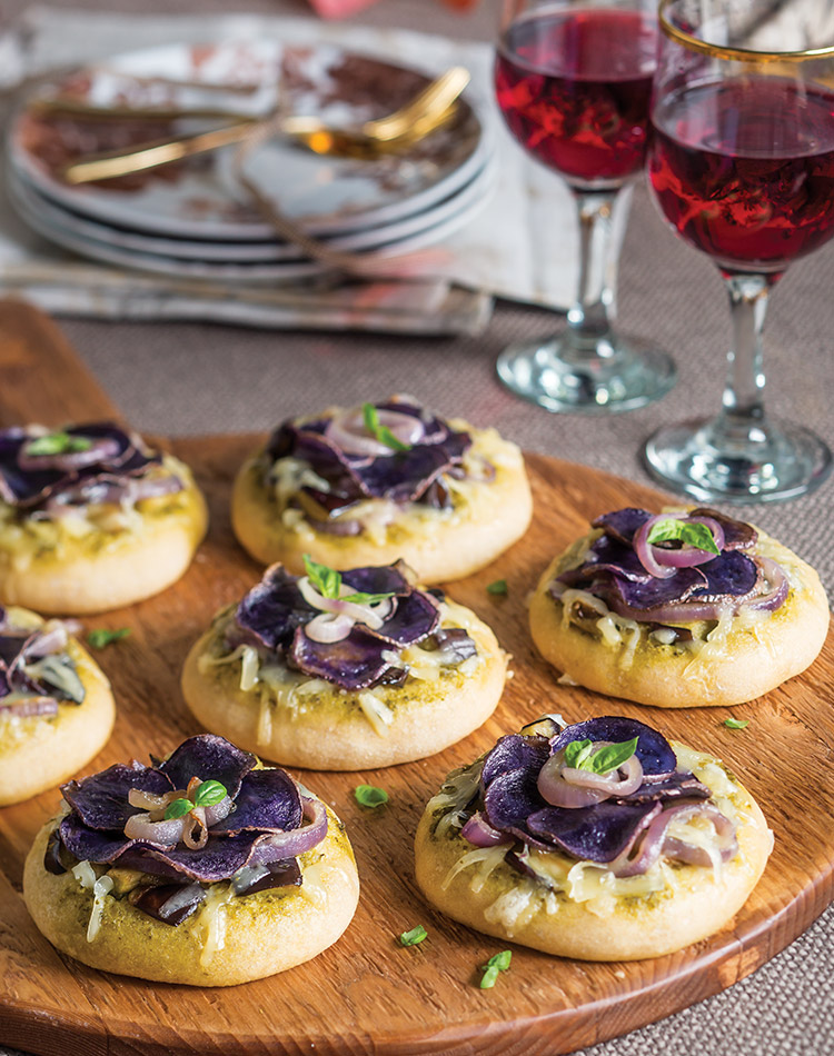 Veggie-Pesto Pizzettes.