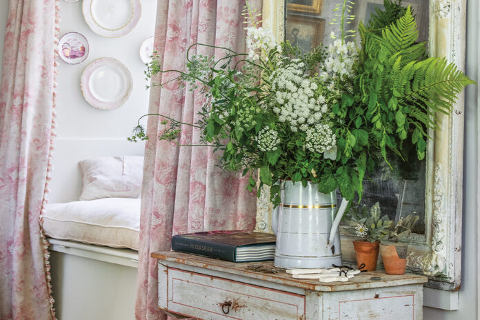 The Beauty of the Home: Cabbage & Roses