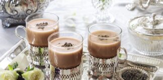 Notes of cinnamon, cardamom, and star anise mingle with culinary lavender in our decadent Chocolate Sipping Tea, an ode to the traditional beverage favored by General Tilney in Northanger Abbey.