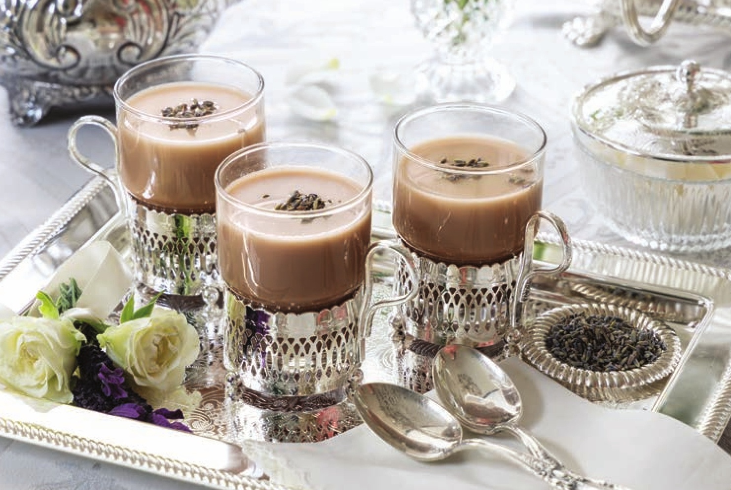 Notes of cinnamon, cardamom, and star anise mingle with culinary lavender in our decadent Chocolate Sipping Tea, an ode to the traditional beverage favored by General Tilney in Northanger Abbey.