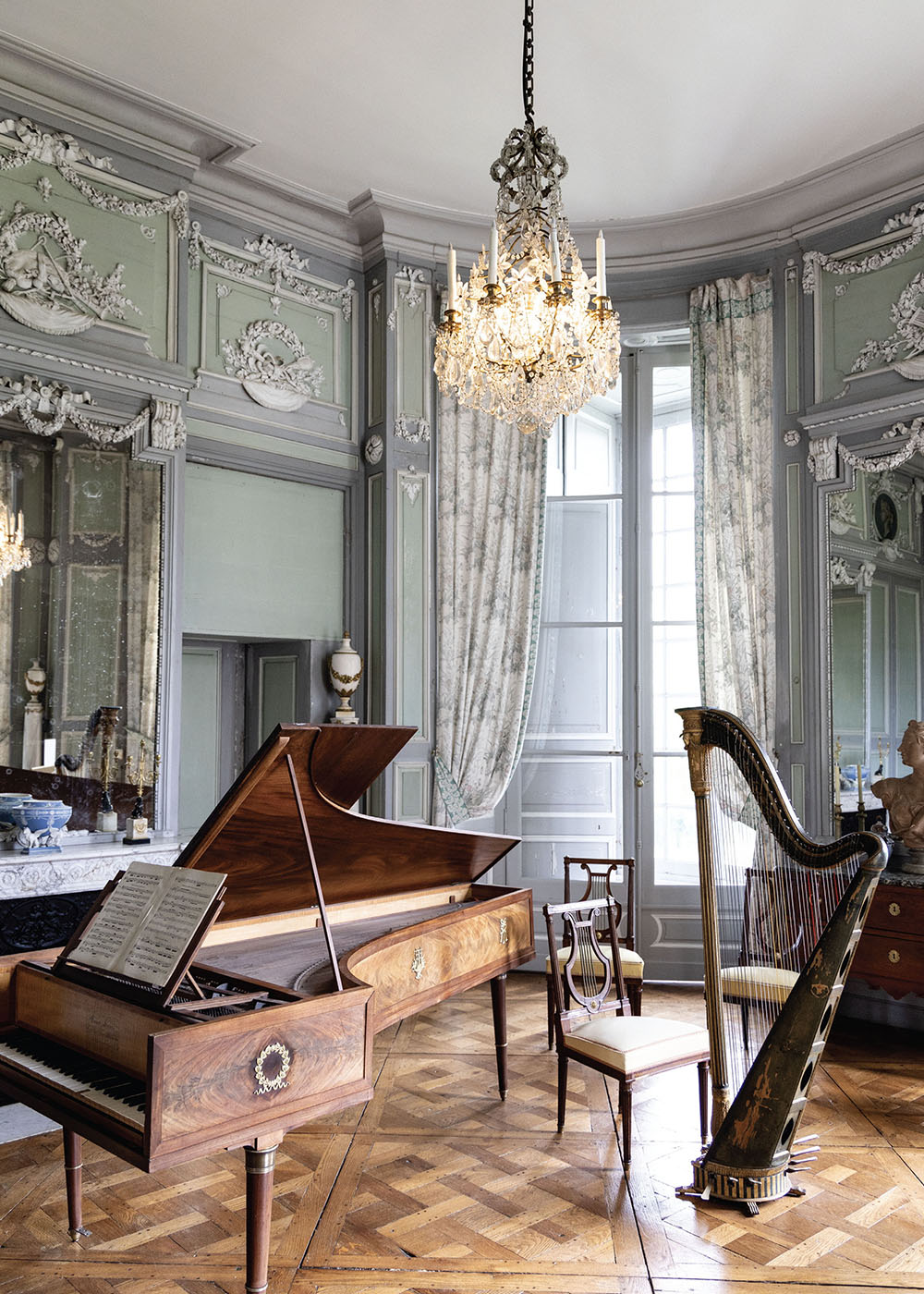 Providing an opulent backdrop for aristocratic soirées as well as a haven of security during turbulent times, the elegant environs of Château de Valençay echo with stories rich in history and intrigue.