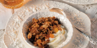 Granola yogurt bowl