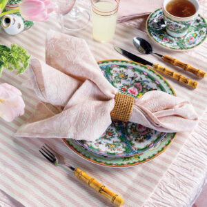 Busatti table setting